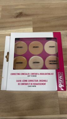 Style Studio Correcting Concealer Contour & Highlighting Kit